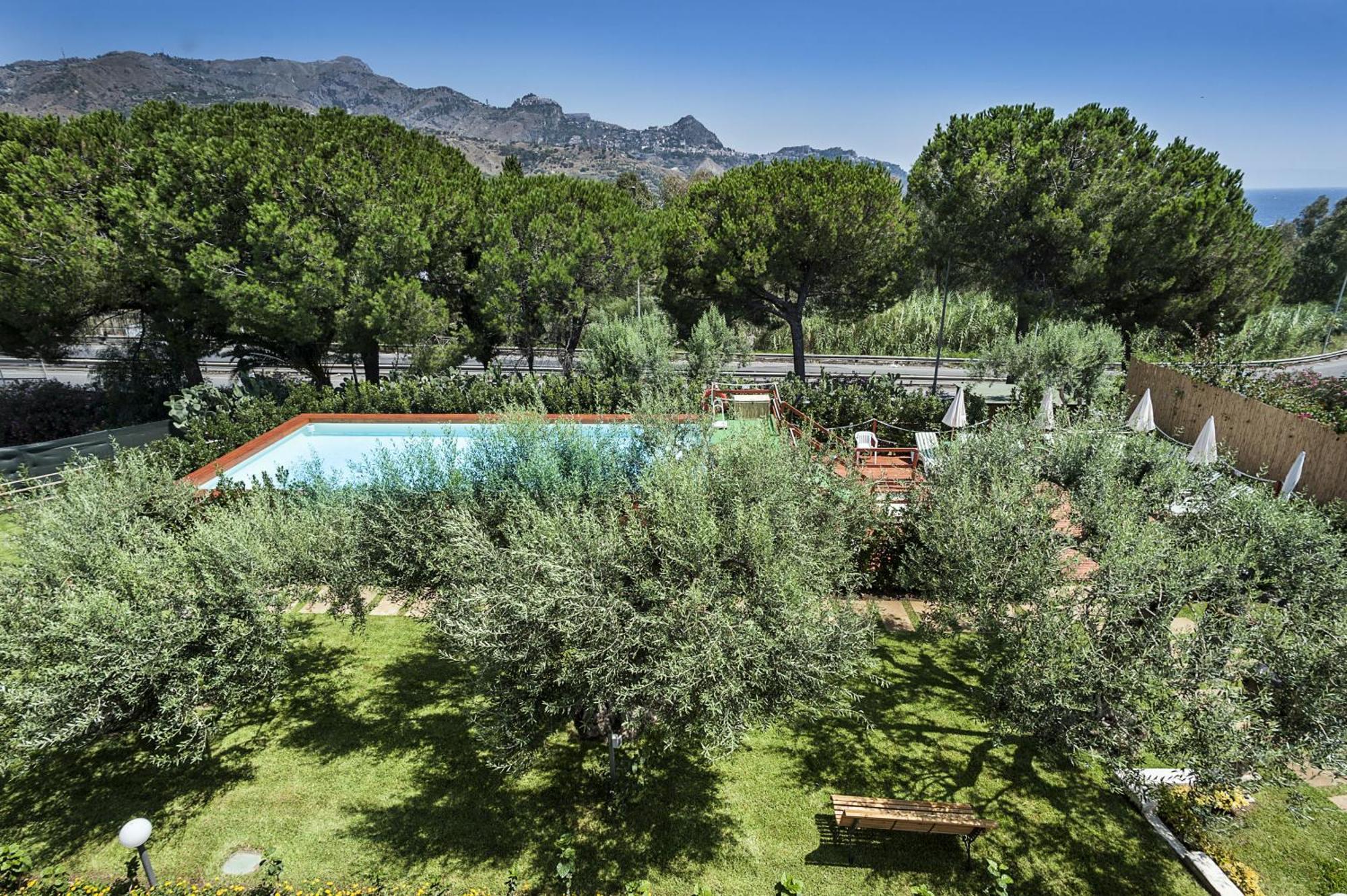 Villa Collina 지아르디니낙소스 외부 사진